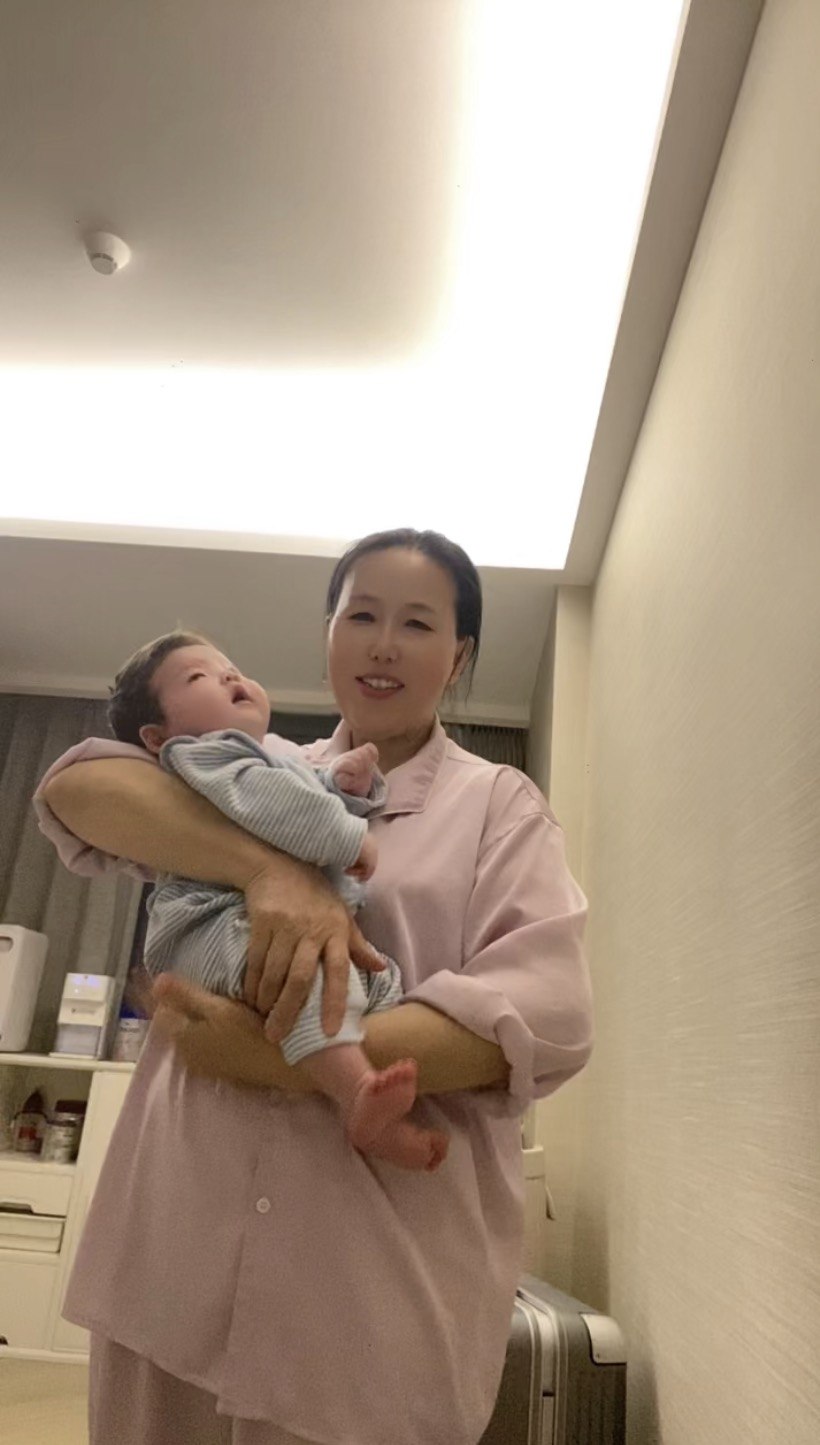 室内合影