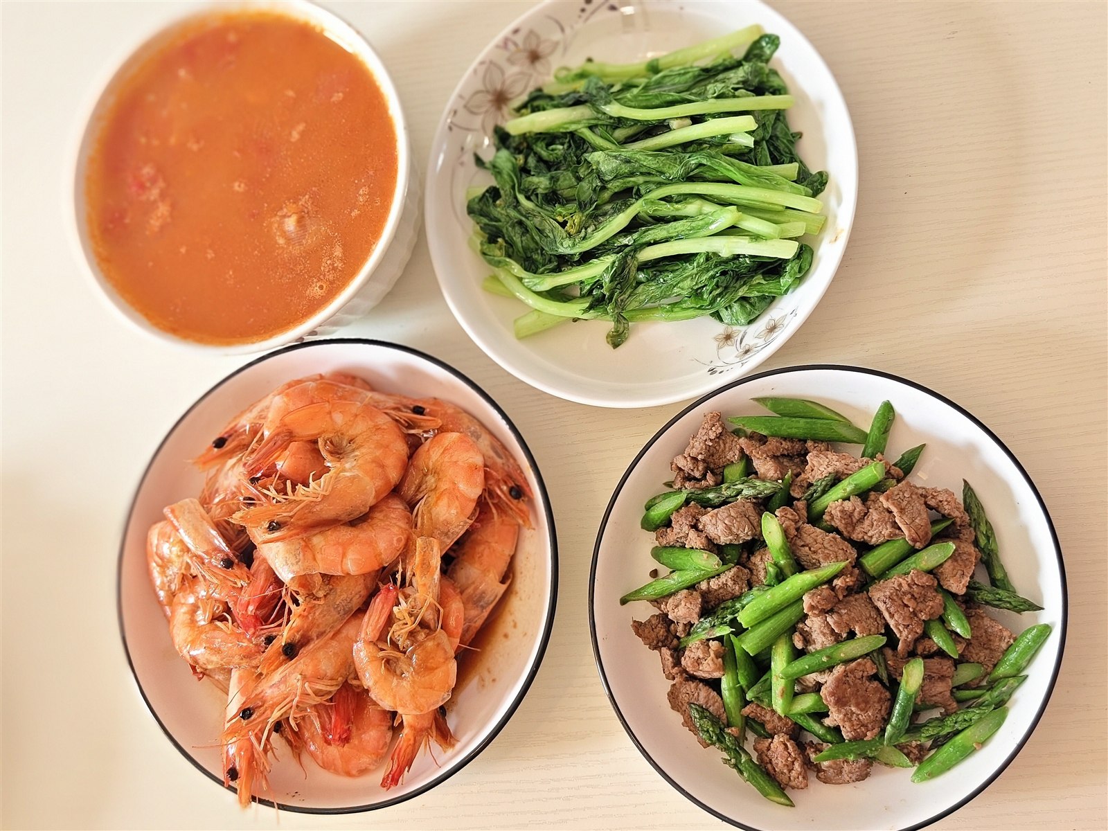 白灼虾 · 番茄蛋汤 · 芦笋牛肉