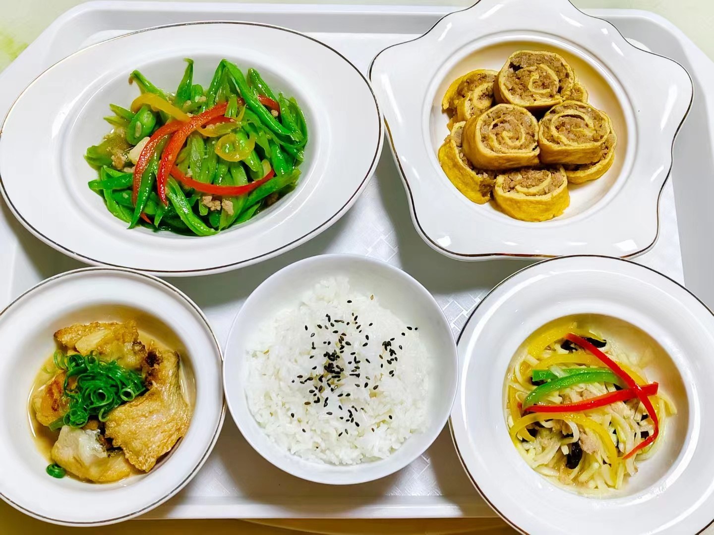 杭椒牛柳 · 蛋卷肉 · 葱油鱼块
